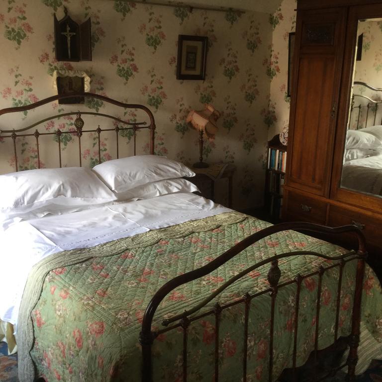St Benedict - Victorian Bed And Breakfast Newport Beach Quarto foto